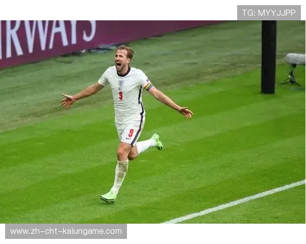 凯恩背身做球转身扫射命中：从场上瞬间读懂现代装备的力量