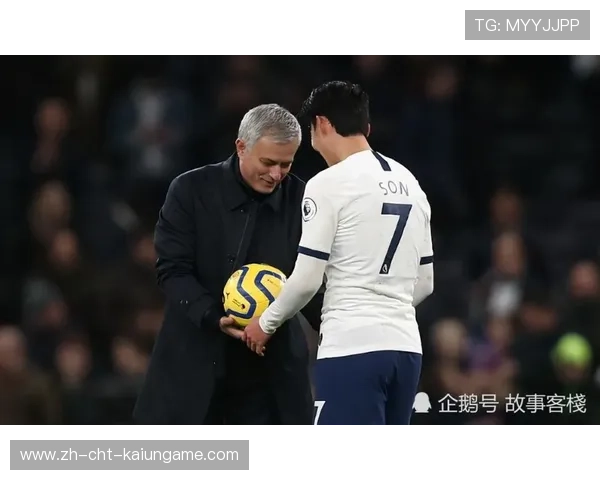 凯恩前插接球稳稳卸下，热刺前场衔接丝滑自然